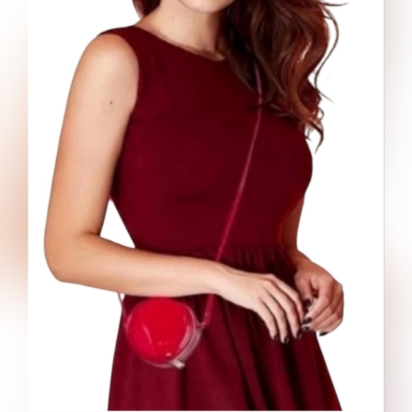 Marc Jacobs Mini Patent Sling Bag with Long Strap 4" Zip around closure - Picture 4 of 12